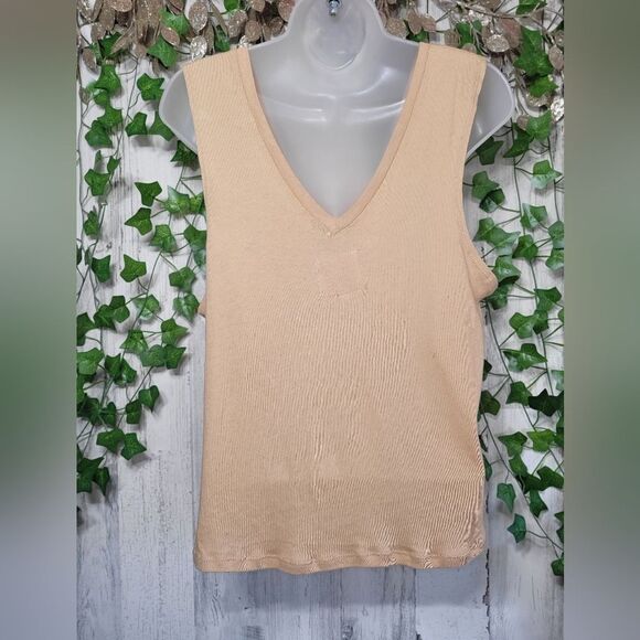 NWOT Chaser V-Neck Tank - Picture 6 of 9